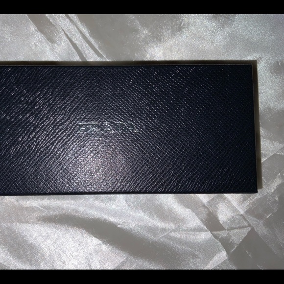 Prada eyeglasses - Picture 4 of 5